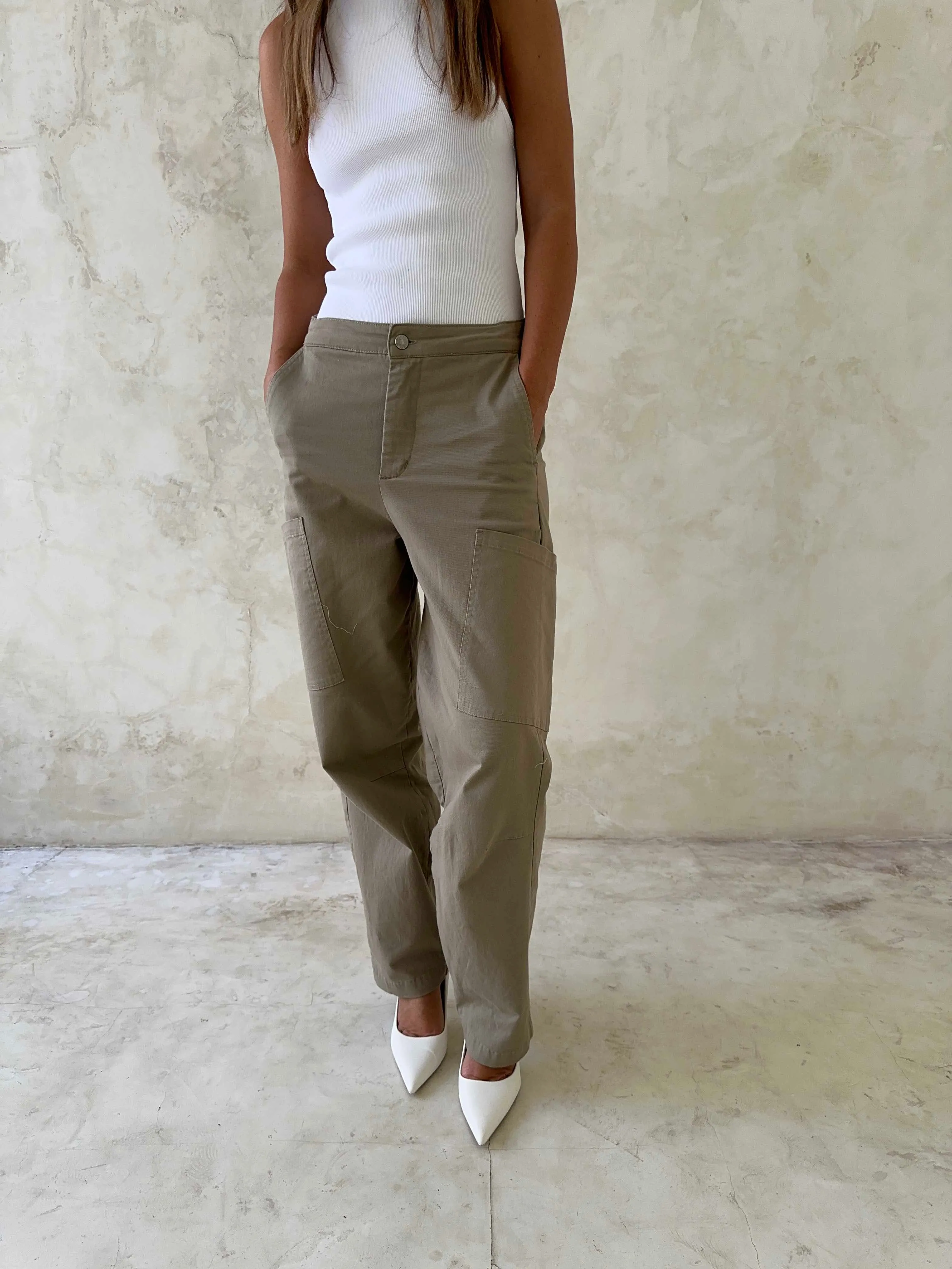 CARGO PANTS in KHAKI