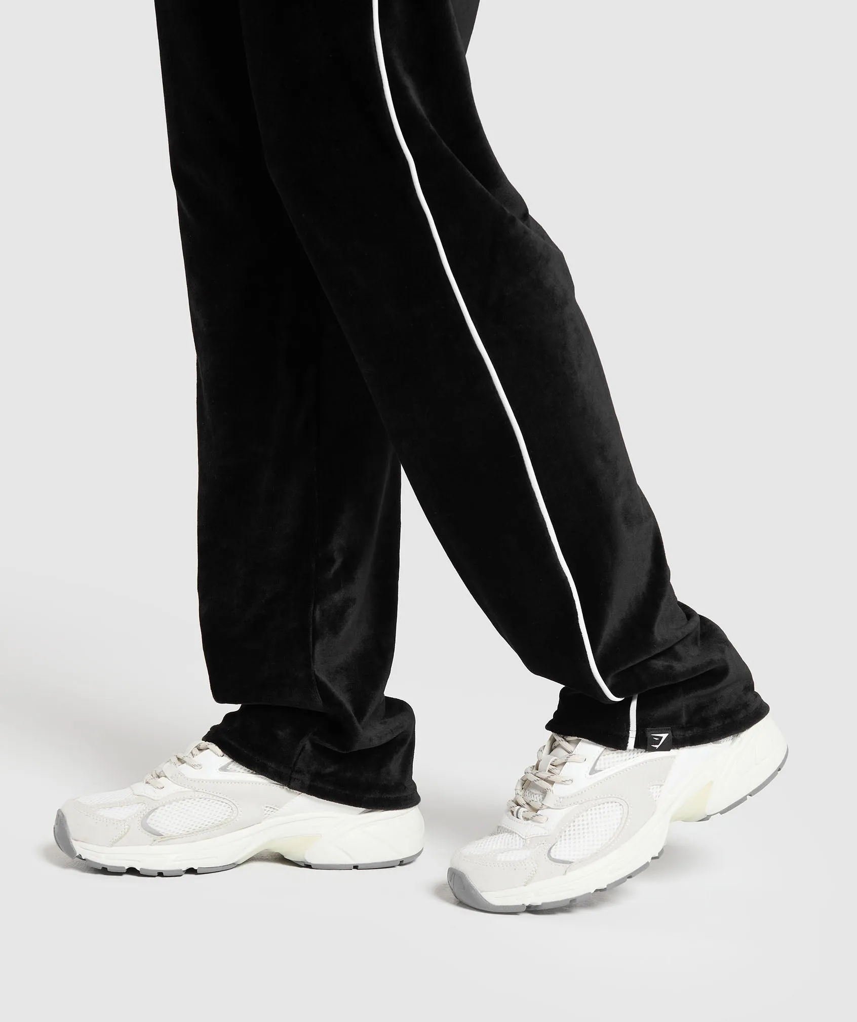 Gymshark Velour Joggers - Black