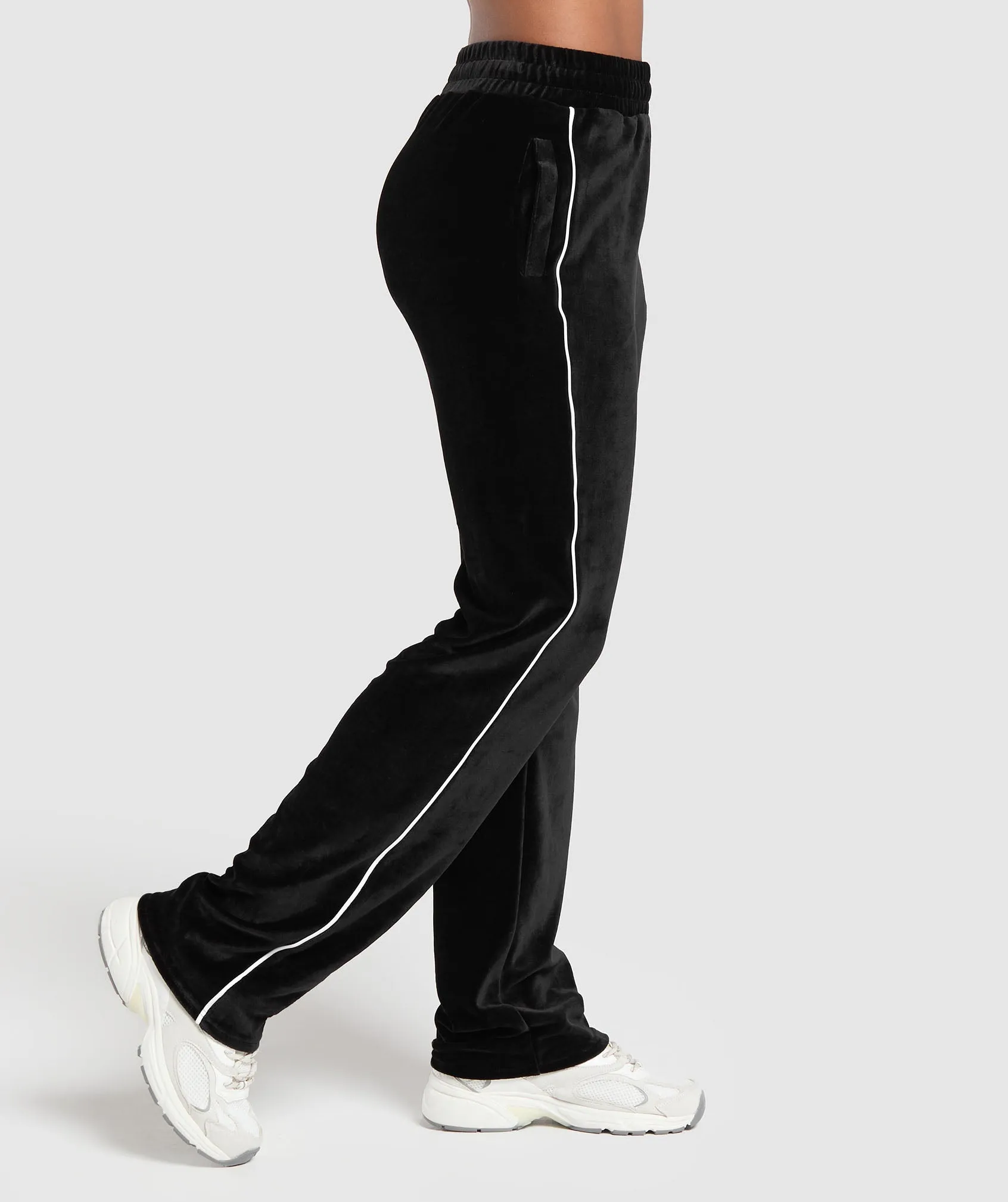 Gymshark Velour Joggers - Black