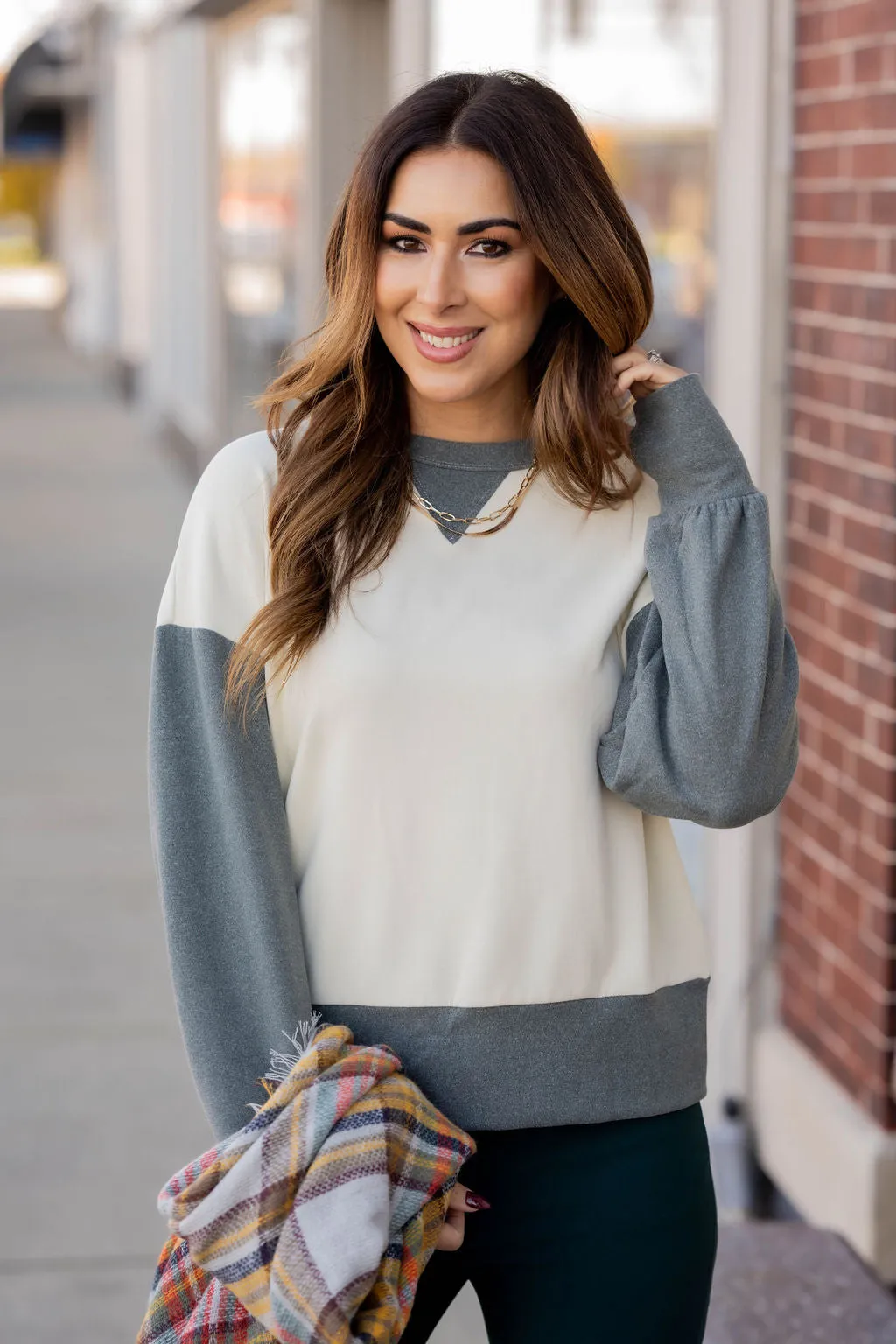 Two Tone Relaxed Sleeve Sweatshirt