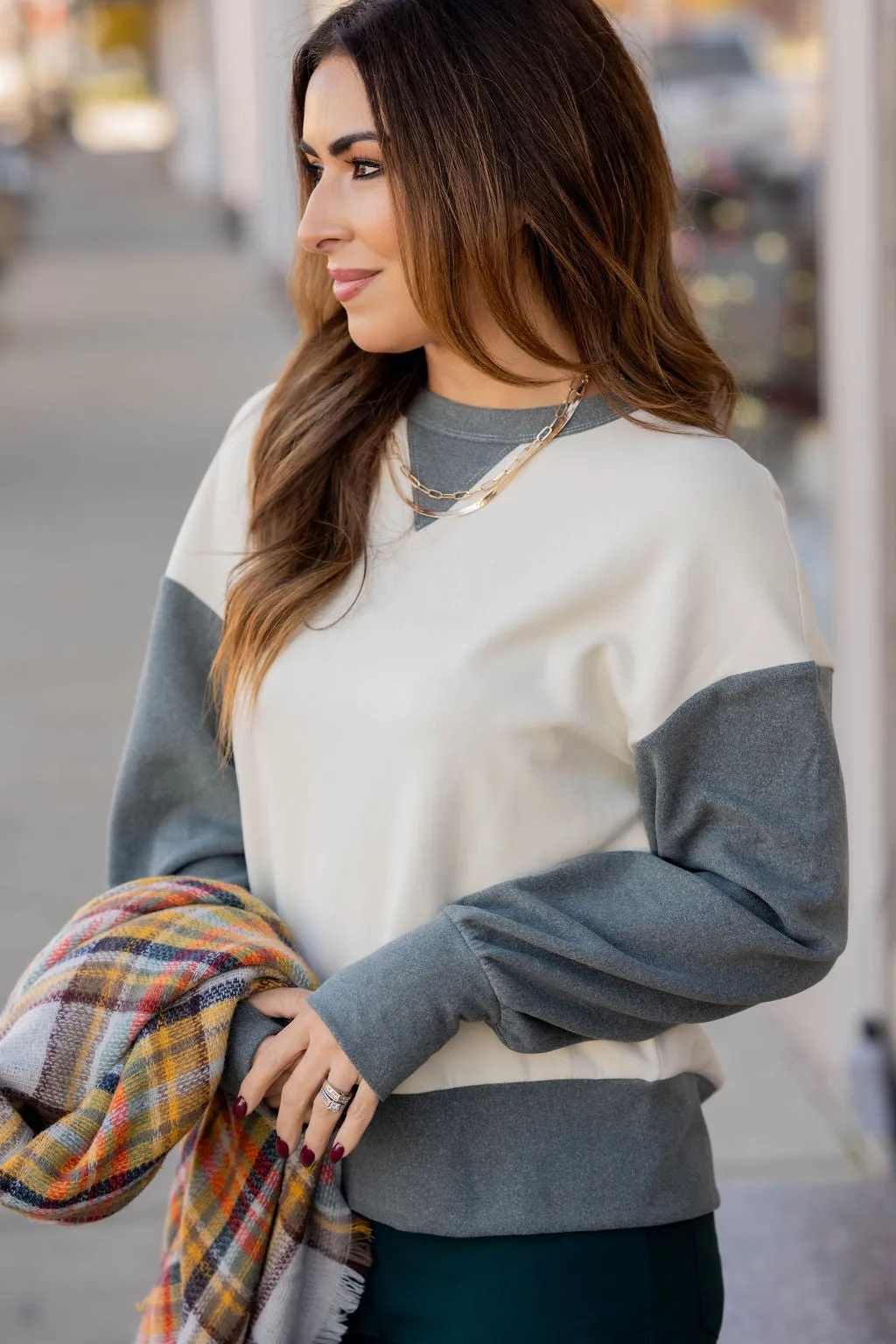 Two Tone Relaxed Sleeve Sweatshirt