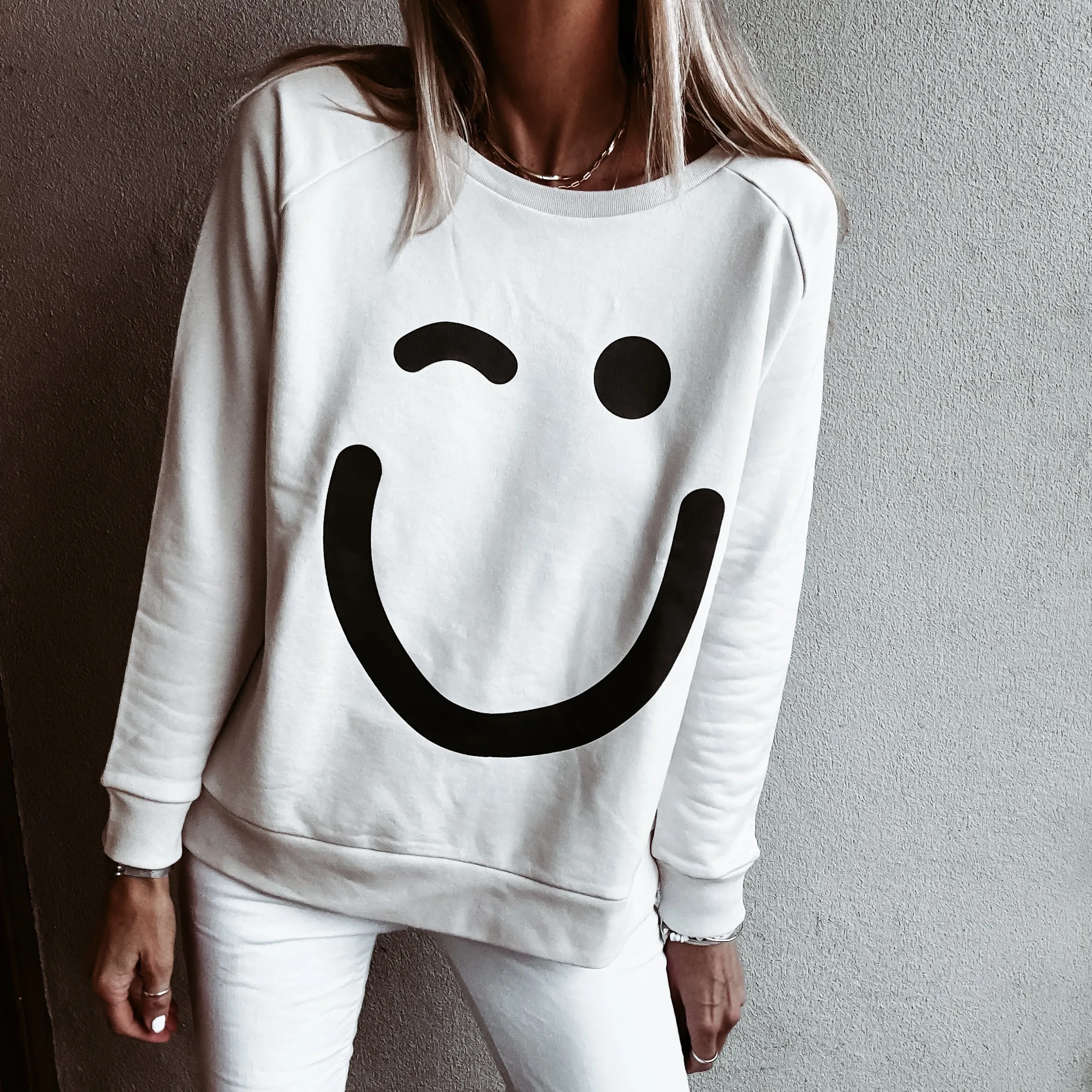 VINTAGE WHITE Smiley sweatshirt *relaxed style* BACK IN STOCK