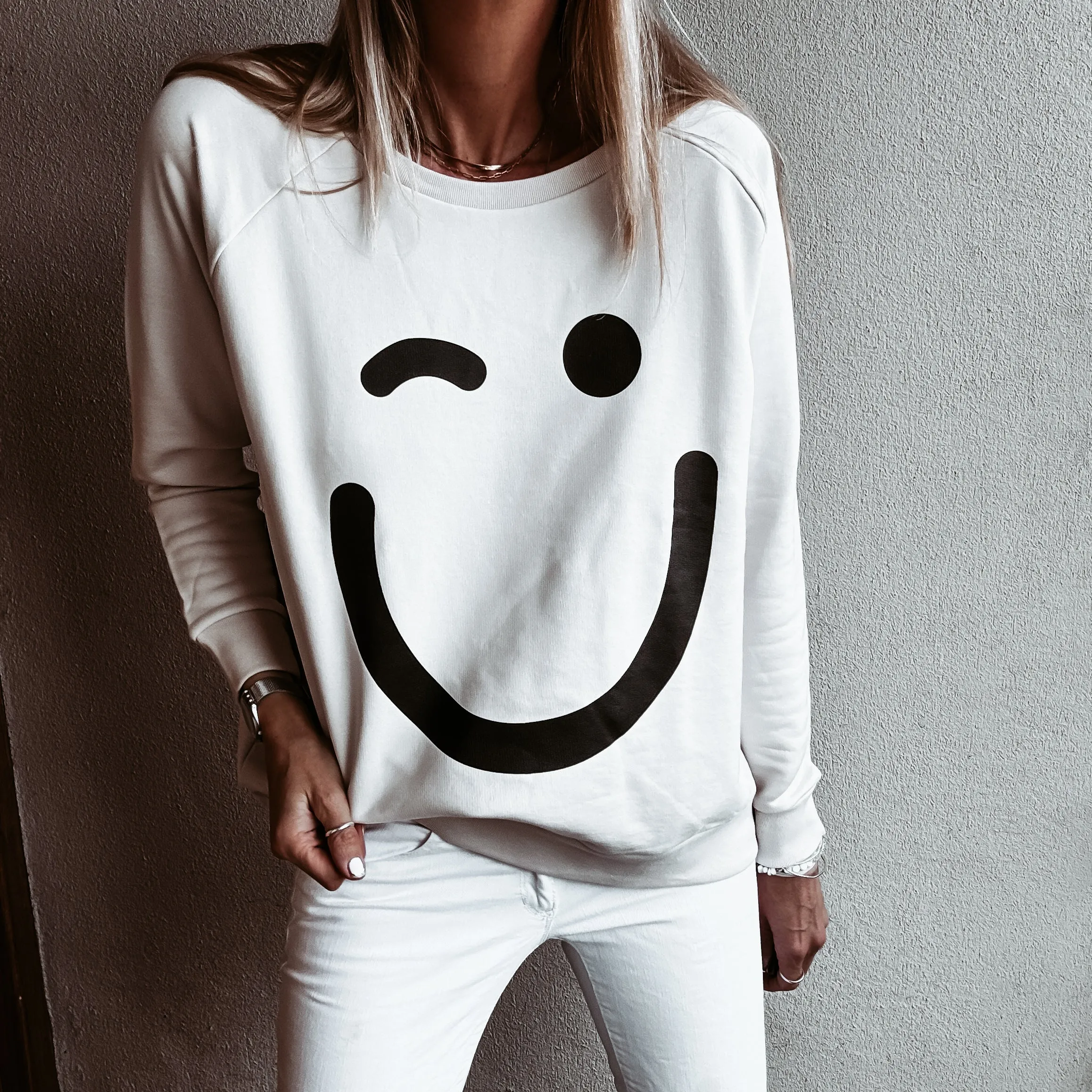 VINTAGE WHITE Smiley sweatshirt *relaxed style* BACK IN STOCK